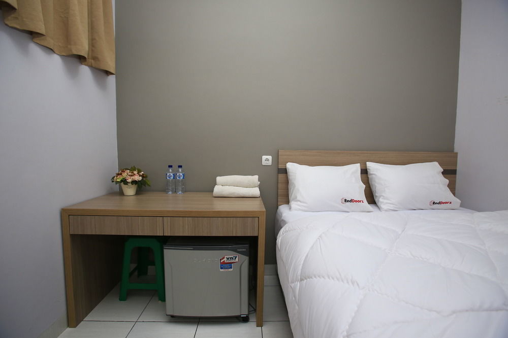 Reddoorz @ Karet Pedurenan 2 Jakarta Ngoại thất bức ảnh
