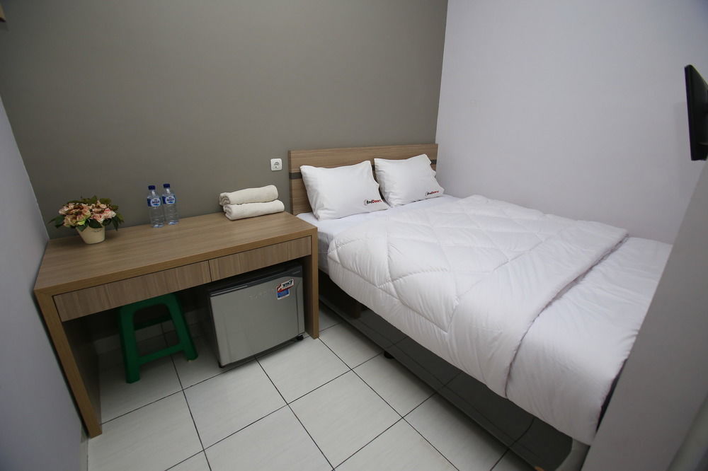 Reddoorz @ Karet Pedurenan 2 Jakarta Ngoại thất bức ảnh